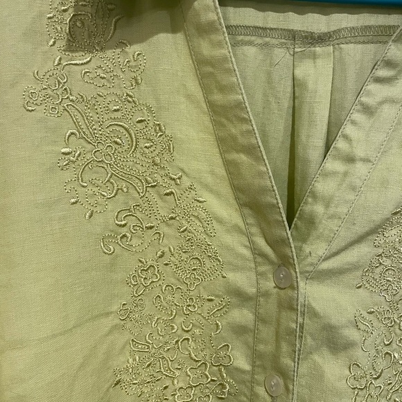 Chartreuse August Silk options button down shirt. Size 1X Linen 100% - Picture 4 of 6